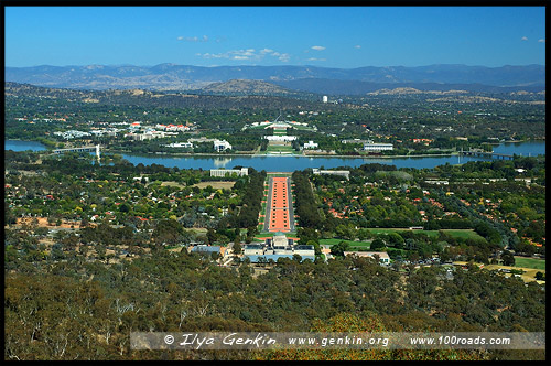 Вид с горы Эйнсли, View from Mount Ainslie, Дом правительства, Parliament House, Старый Дом правительства, Old Parliament House, Австралийский военный мемориал, Australian War Memorial, Канберра, Canberra, Австралийская столичная территория, ACT, Австралия, Australia