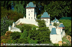 Замок Карлштейн, Karlstejn Castle, Чехия, Czech Republic, Зеленый сад Кокингтон, Cockington Green Gardens, Канберра, Canberra, Австралийская столичная территория, ACT, Австралия, Australia