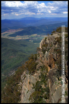 Вид с обзорной площадки Bents Lookout, Национальный парк Горы Баффало, Mt Buffalo NP, Виктория, Victoria, Австралия, Australia