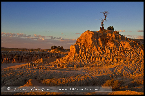 Формации великой Китайской стены, Part of The Walls of China, Национальный Парк Манго, Mungo Natonal Park, Новый Южный Уэльс, New South Wales, NSW, Австралия, Australia