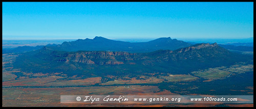 Полет над Вилпена Поунд, Fly over Wilpena Pound, Северная цепь гор Флиндерс, Northern Flinders Ranges, Аутбек, Аутбэк, Outback, Южная Australia, South Australia, Австралия, Australia