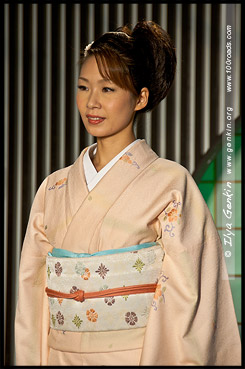 Кимоно Шоу, Kimono Show, кимоно, 着物, kimono,  Текстильный Центр Нисидзин, Nishijin Textile Center, Nishijin-Ori Kaikan, 西陣織会館, Камигё-ку, Kamigyo-ку, 上京区, Киото, Kyoto, 京都市, регион Кансай, Kansai, Хонсю, Honshu Island, 本州, Япония, Japan, 日本