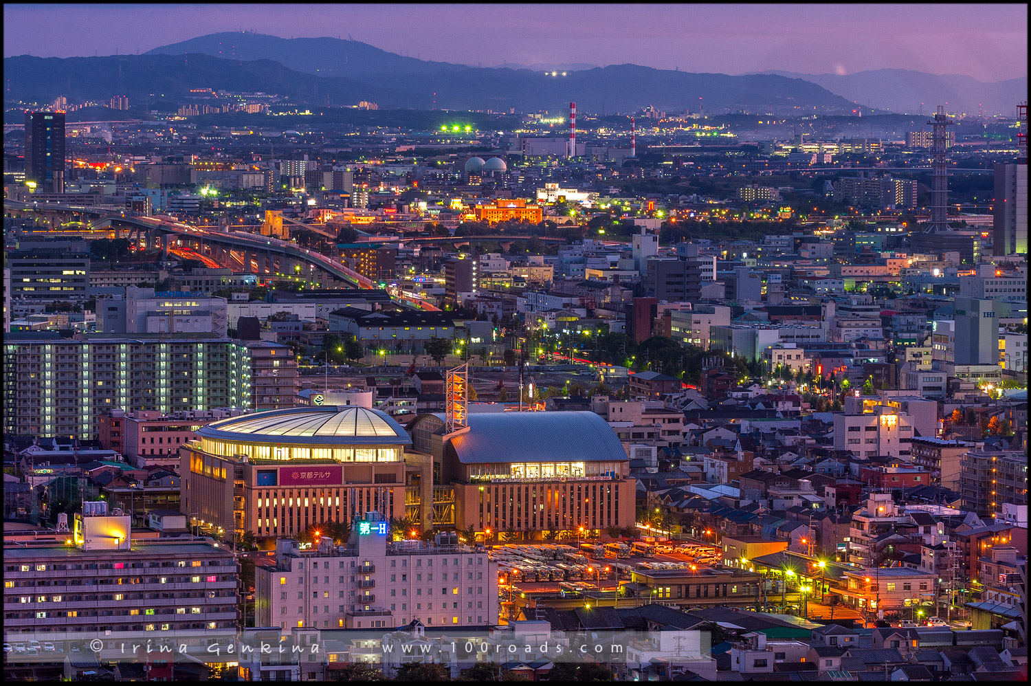 Киотская башня, Kyoto Tower, 京都タワ, Киото, Kyoto, 京都市, район Шимогё-ку, Симогё-ку, Shimogyo-ku, 下京区, регион Кансай, 関西地方, Kansai, 関西, Хонсю, Honshu Island, 本州, Япония, Japan, 日本
