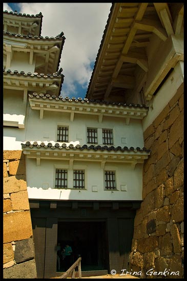 Пятые Водяные ворота, Mizu-go-mon,  Замок Химедзи, Himeji Castle, 姫路城, Hyogo Prefecture, Kansai region, Honshu Island, Japan