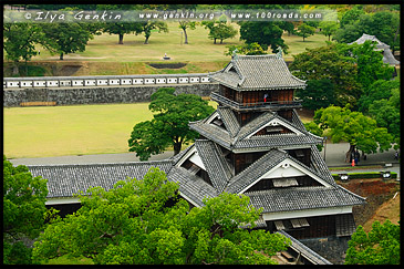 Главная башня Замка Кумамото, вид от Дворца, Кумамото, Кусю, Япония