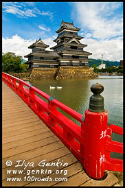 Мост Удзуми, Uzumi-Bashi, 埋の橋, 埋橋, Замок Мацумото, Matsumoto Castle, Хонсю, Honshu Island, 本州, Япония, Japan, 日本