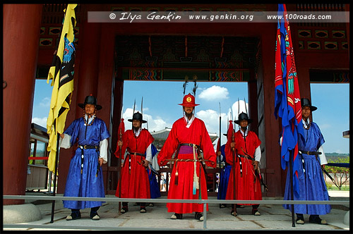 Театрализованная стража, Ворота Хоннемун, Heungnyemun, 흥례문, 興禮門, Дворец Кёнбок, Кёнбоккун, Gyeongbokgung, 경복궁, 景福宫, Сеул, 서울, Seoul, 서울특별시, 首爾, 特別市, Южная Корея, 대한민국, 大韓民國, South Korea, Азия, Asia