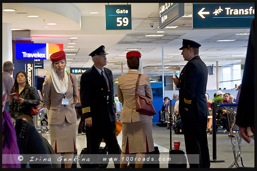 Экипаж ожидает посадки в Аэропорту, Airport, Сидней, Sydney, Австралия, Australia