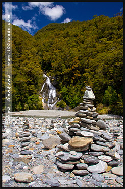 Водопад Фантейл, Fantail Falls, Mt Aspiring National Park, Южный остров, South Island, Новая Зеландия, New Zealand