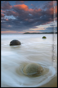 Валуны Моераки, Moeraki Boulders, пляж Коекохе, Koekohe Beach, район Отаго, Otago, Южный остров, South Island, Новая Зеландия, New Zealand