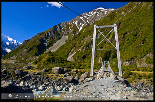 Первый подвесной мост, Тропа Долины Хукер, Hooker Valley Track, Aoraki Mount Cook National Park, Южный остров, South Island, Новая Зеландия, New Zealand