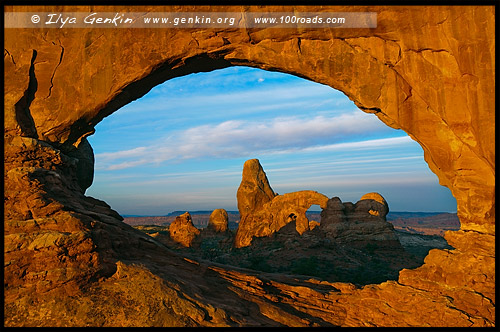 Арка Туррет, Turret Arch, Арка орудийной башни, Орудийная Арка, Национальный парк Арки, Arches National Park, Юта, Utah, США, USA, Америка, America