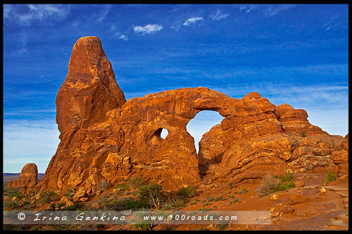 Арка Туррет, Turret Arch, Арка орудийной башни, Орудийная Арка, Национальный парк Арки, Arches National Park, Юта, Utah, США, USA, Америка, America