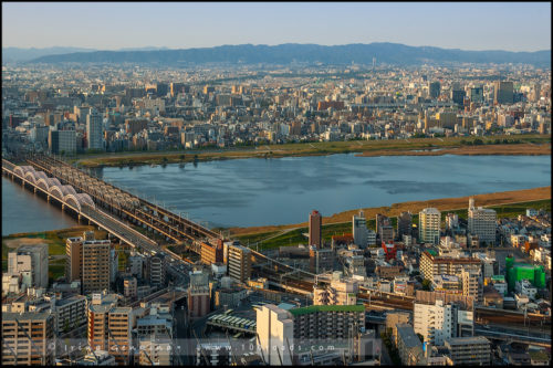 Высотный комплекс Умеда, Умэда Скай Билдинг, Umeda Sky Building, 梅田スカイビル, Осака, Osaka, 大阪, регион Кансай, 関西地方, Kansai, 関西, Хонсю, Honshu Island, 本州, Япония, Japan, 日本